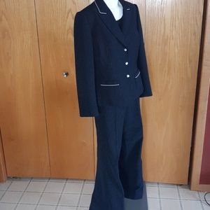 TAHARI Arthur S. Levin 3-pc pinstripe Suit Sz 12